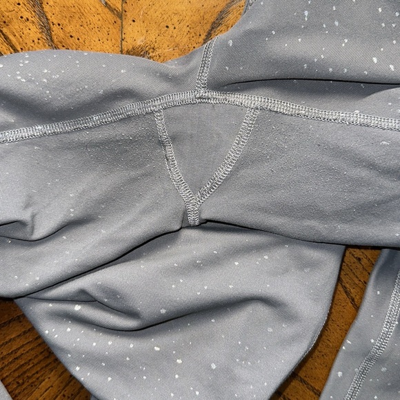 Beyond Yoga Leggings - Picture 4 of 4